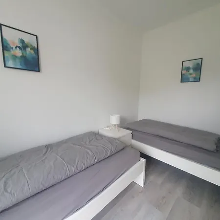 Aparts In Apartment *